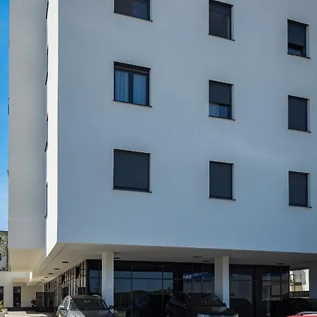 Lubrinija Appartement *